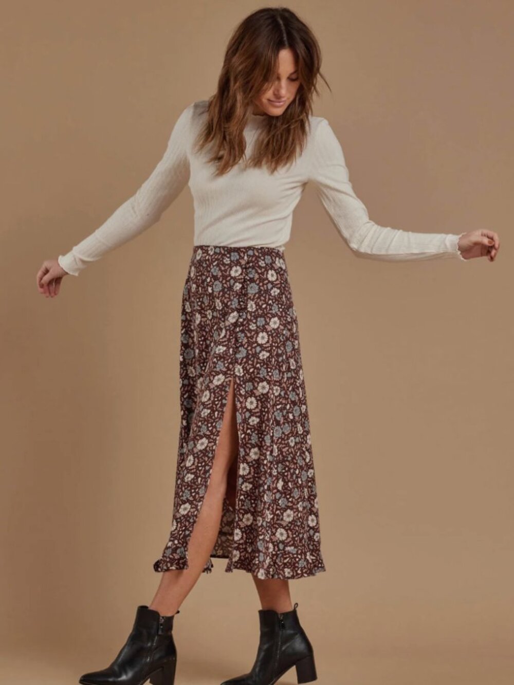 Rylee and Cru Button Slit Womens Skirt in Holiday Bloom medium